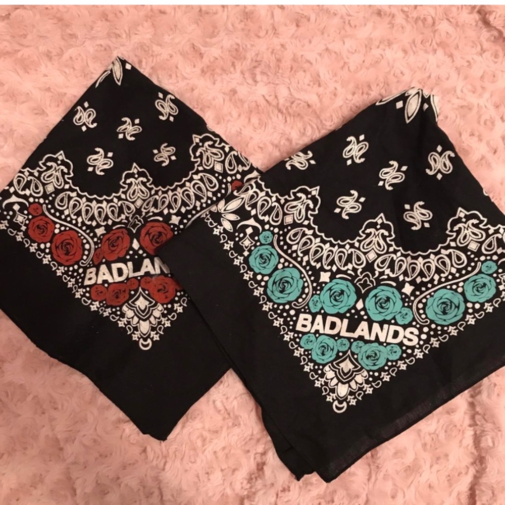 ISO both Halsey badlands bandanas